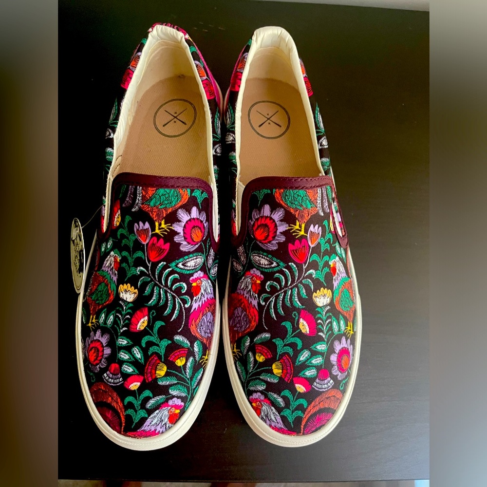 INKKAS NWT ROOSTER SLIP ONS